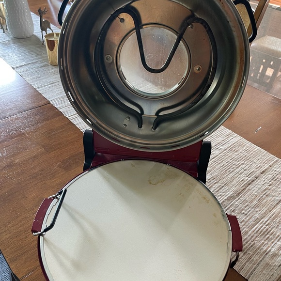 Kalorik Hot Stone Pizza PZM43618 Red Electric 12”Round Handled Indoor Oven - Picture 3 of 3